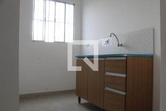 Cozinha de apartamento para alugar com 1 quarto, 33m² em Jardim Angela (zona Leste), São Paulo