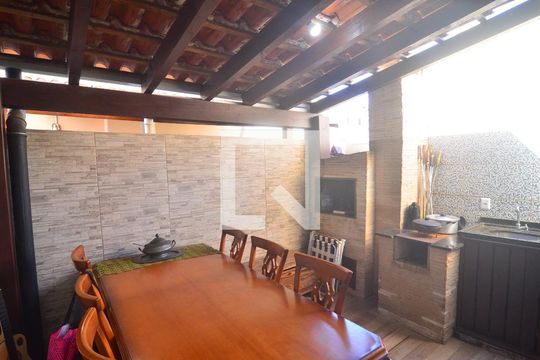 Varanda de casa de condomínio para alugar com 2 quartos, 110m² em Igara, Canoas