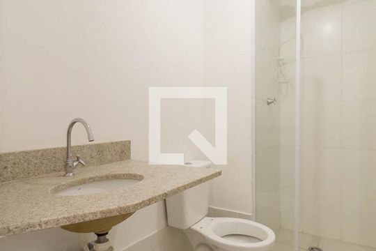 Banheiro  de apartamento para alugar com 2 quartos, 45m² em Sé, São Paulo