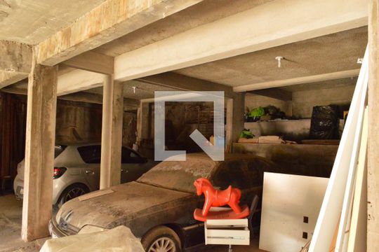 Garagem de casa à venda com 3 quartos, 592m² em Curicica, Rio de Janeiro