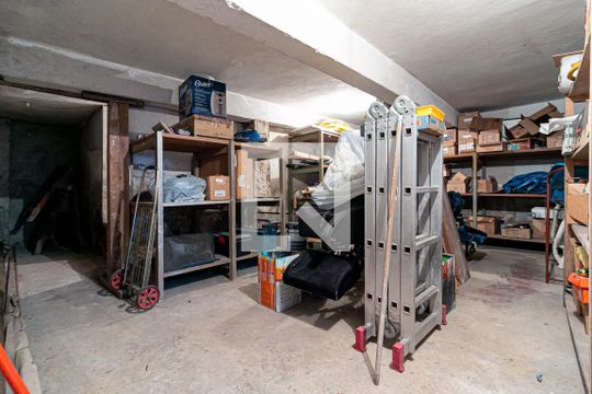 Porão de casa à venda com 3 quartos, 180m² em Vila Ré, São Paulo