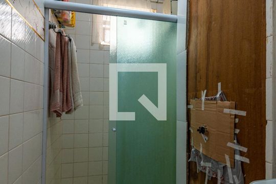 Banheiro de apartamento à venda com 2 quartos, 48m² em Jacarepaguá, Rio de Janeiro