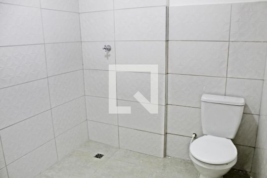 Banheiro de apartamento para alugar com 2 quartos, 50m² em Jardim Angela (zona Leste), São Paulo