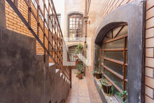 Quintal de casa à venda com 3 quartos, 350m² em Ipiranga, São Paulo