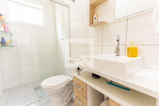 Banheiro de casa à venda com 2 quartos, 70m² em Canudos, Novo Hamburgo
