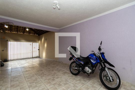 Garagem de casa à venda com 3 quartos, 240m² em Horto Santo Antonio, Jundiaí