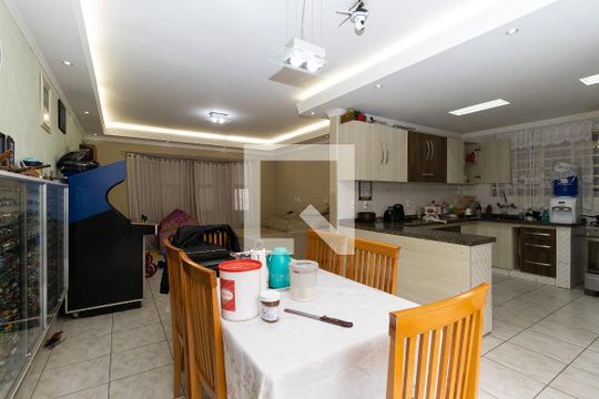 Sala de casa à venda com 3 quartos, 240m² em Horto Santo Antonio, Jundiaí