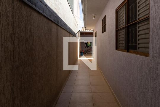Corredor de casa para alugar com 3 quartos, 240m² em Horto Santo Antonio, Jundiaí