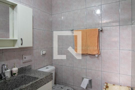 Banheiro de casa à venda com 2 quartos, 100m² em Vila Taquari, São Paulo