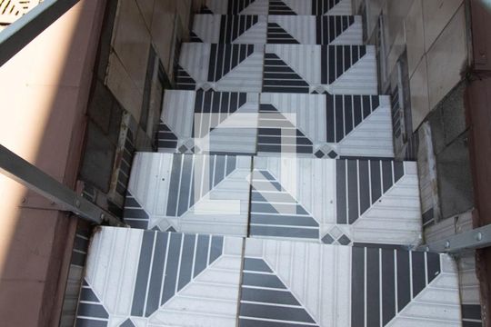 Escada de casa para alugar com 1 quarto, 40m² em Vila Taquari, São Paulo