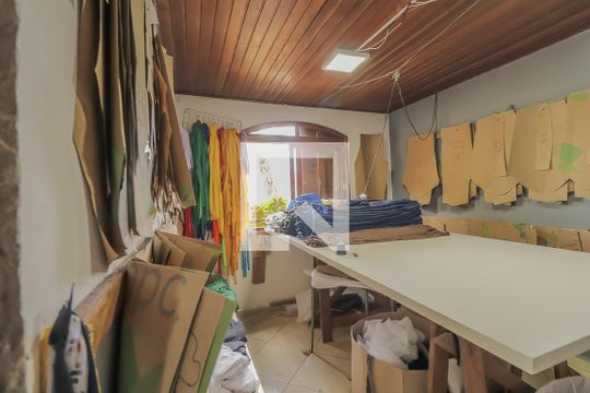 Quarto 2 de casa à venda com 2 quartos, 180m² em Scharlau, São Leopoldo