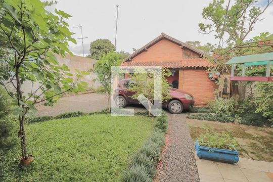 Área externa de casa à venda com 2 quartos, 180m² em Scharlau, São Leopoldo