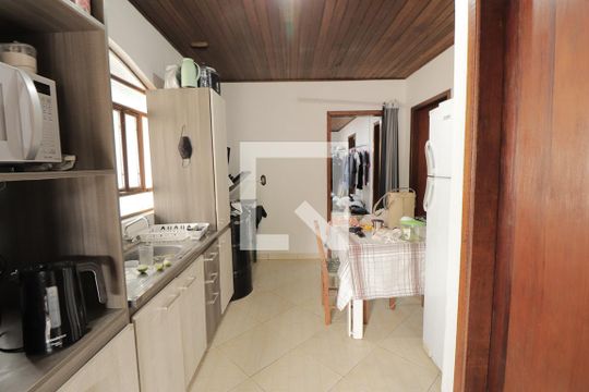 Cozinha de casa à venda com 2 quartos, 180m² em Scharlau, São Leopoldo