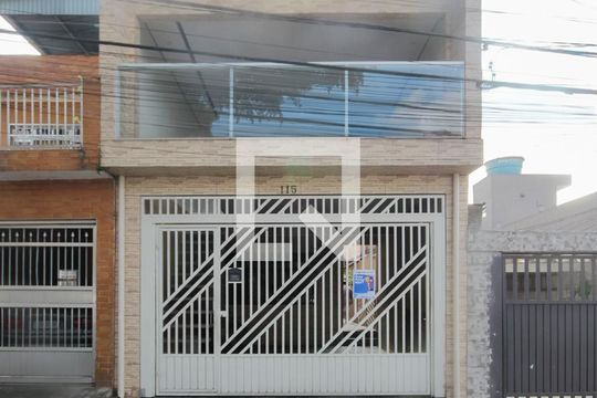 Fachada principal de casa para alugar com 1 quarto, 65m² em Jardim Botucatu, São Paulo