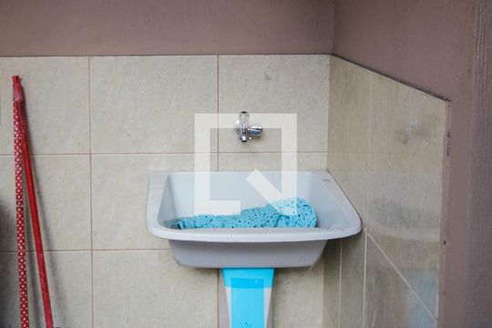 Área de Serviço de casa para alugar com 1 quarto, 65m² em Jardim Botucatu, São Paulo
