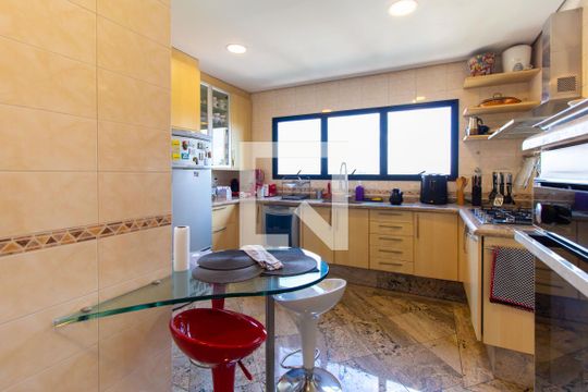 Cozinha de apartamento à venda com 4 quartos, 303m² em Jardim Anália Franco, São Paulo