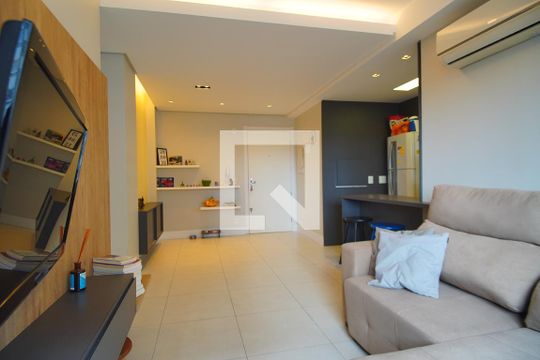 Sala de apartamento à venda com 2 quartos, 60m² em São Sebastião, Porto Alegre