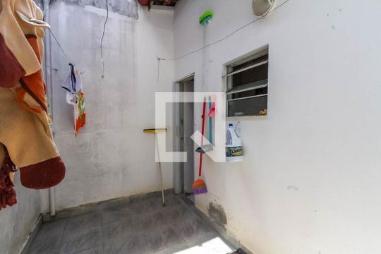 Quintal de Serviço de casa à venda com 5 quartos, 270m² em Parque Santo Antonio, São Bernardo do Campo
