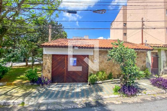 Fachada de casa à venda com 5 quartos, 270m² em Parque Santo Antonio, São Bernardo do Campo