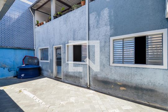Quintal  de casa à venda com 4 quartos, 400m² em Parque Continental I, Guarulhos