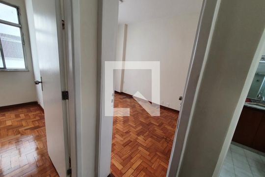 quartos de apartamento para alugar com 2 quartos, 54m² em Maracanã, Rio de Janeiro