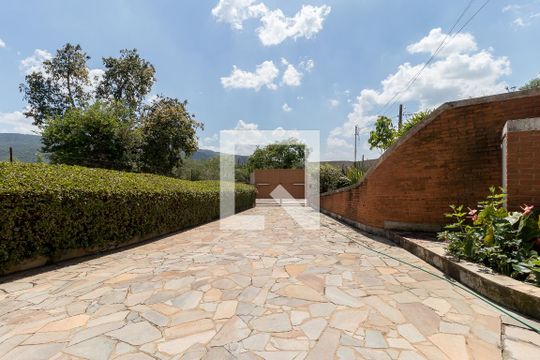 Área externa garagem de casa à venda com 5 quartos, 800m² em Chácara Malota, Jundiaí