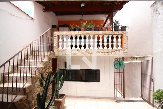 Área externa de casa à venda com 3 quartos, 150m² em Cidade Patriarca, São Paulo