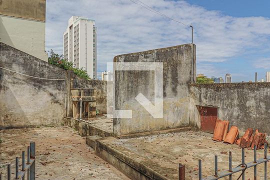 Casa dos Fundos  de casa à venda com 3 quartos, 260m² em Serra, Belo Horizonte