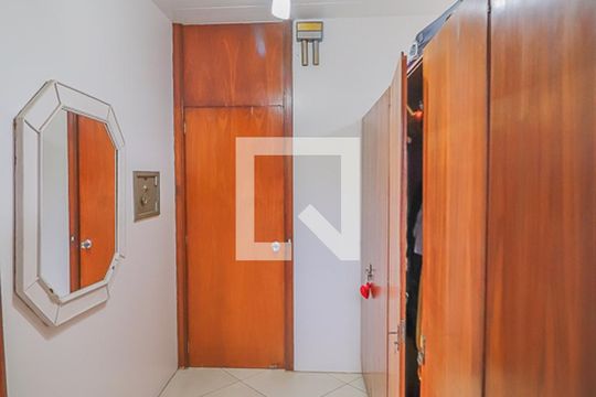 Closet de casa à venda com 3 quartos, 380m² em Centro, São Leopoldo