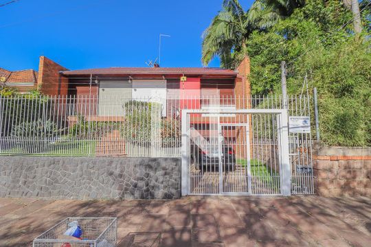Fachada de casa à venda com 3 quartos, 380m² em Centro, São Leopoldo