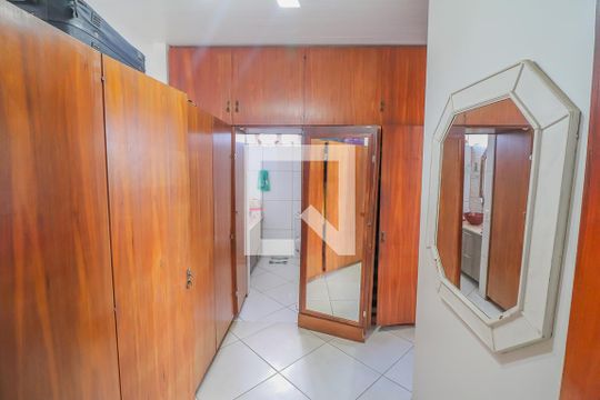 Closet de casa à venda com 3 quartos, 380m² em Centro, São Leopoldo