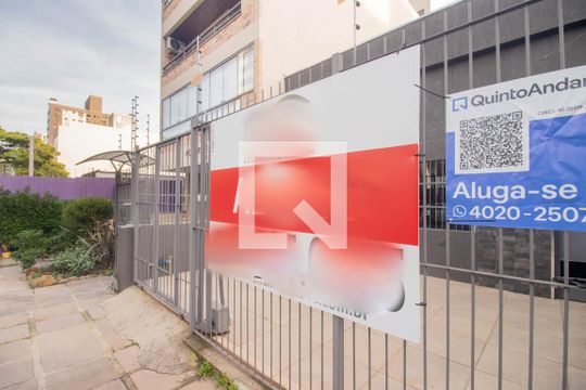 Fachada de casa à venda com 4 quartos, 234m² em Petrópolis, Porto Alegre