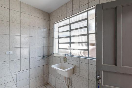 Área de Serviço de casa para alugar com 1 quarto, 35m² em Vila Liviero , São Paulo