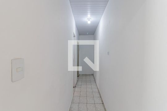 Corredor de casa para alugar com 1 quarto, 35m² em Vila Liviero , São Paulo