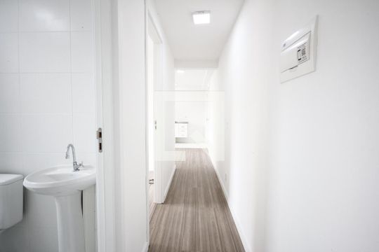 Corredor de apartamento à venda com 2 quartos, 45m² em Cambuci, São Paulo