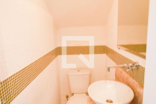 lavabo de casa de condomínio à venda com 3 quartos, 160m² em Carandiru, São Paulo