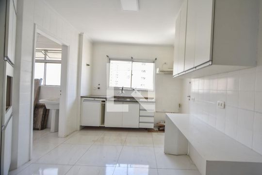Cozinha de apartamento para alugar com 3 quartos, 115m² em Cidade Monções, São Paulo