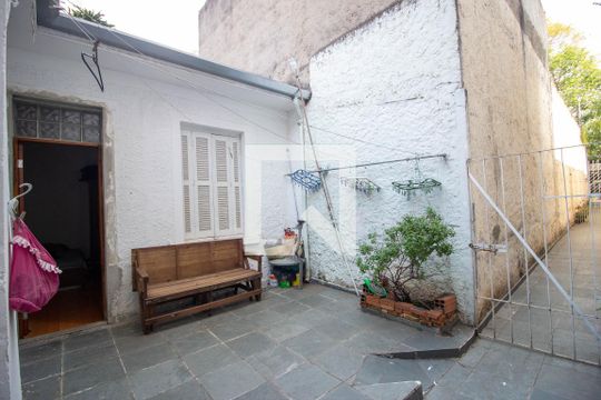 Quintal de casa à venda com 3 quartos, 200m² em Vila Romana, São Paulo