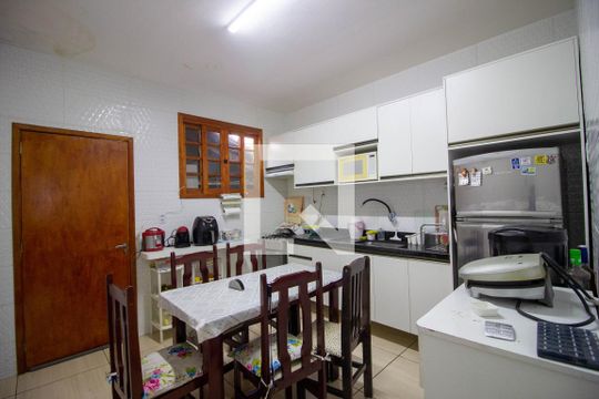 Cozinha de casa à venda com 3 quartos, 200m² em Vila Romana, São Paulo