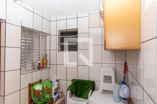 Área de Serviço de casa à venda com 4 quartos, 188m² em Casa Grande, Diadema