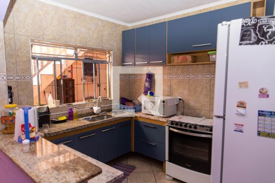 Cozinha de casa à venda com 4 quartos, 188m² em Casa Grande, Diadema