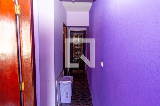 Corredor de casa à venda com 4 quartos, 188m² em Casa Grande, Diadema