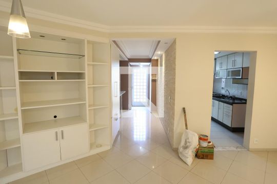 Sala de casa de condomínio à venda com 3 quartos, 110m² em Cangaíba, São Paulo