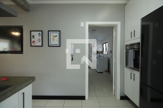 Cozinha de apartamento para alugar com 3 quartos, 200m² em Alto da Lapa, São Paulo
