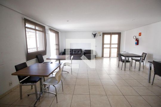 Apartamento para alugar com 2 quartos, 43m² em Vila Indiana, Taboão da Serra