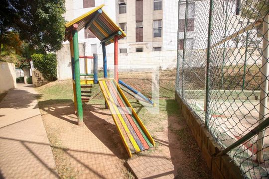 Apartamento para alugar com 2 quartos, 43m² em Vila Indiana, Taboão da Serra
