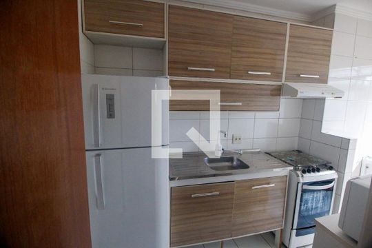 Apartamento para alugar com 2 quartos, 43m² em Vila Indiana, Taboão da Serra