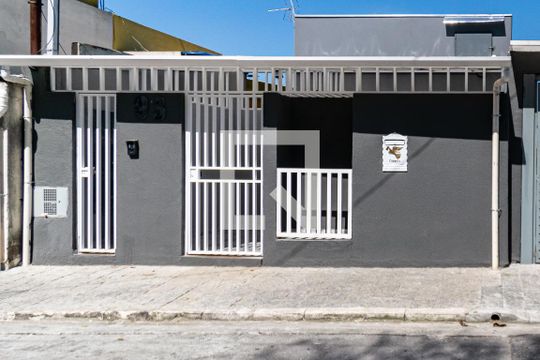 Fachada de kitnet/studio para alugar com 1 quarto, 24m² em Vila Fachini, São Paulo