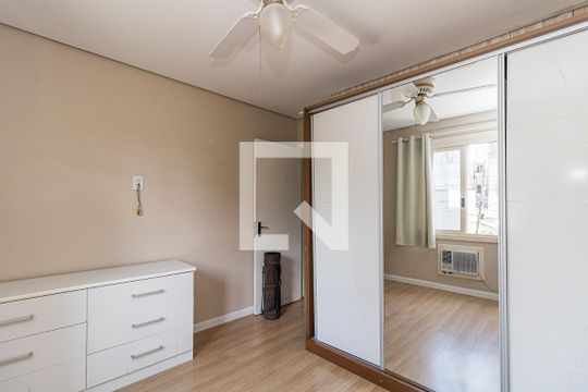Quarto de apartamento para alugar com 1 quarto, 55m² em São João, Porto Alegre