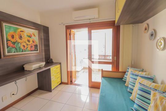 Quarto 1 de apartamento à venda com 2 quartos, 100m² em Centro, São Leopoldo